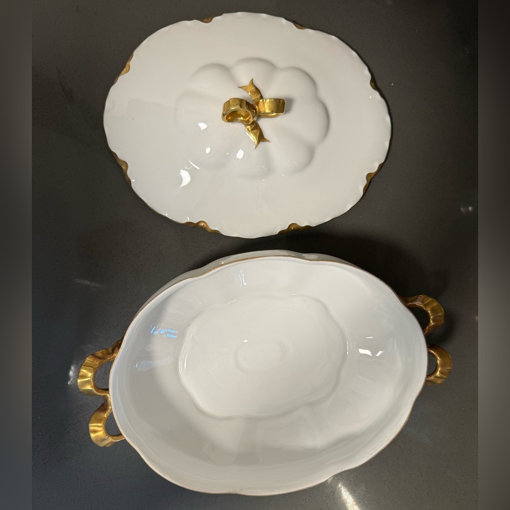 Bavarian Racine White and Gold Scalloped Edge Serving Dish With Lid